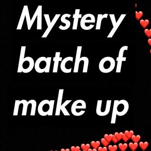 I’m selling a mystery make up haul